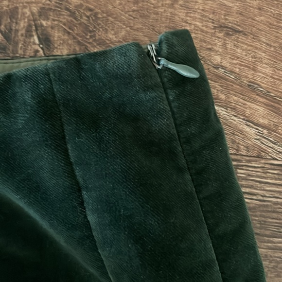 90’s Nicole Farhi Deep Emerald Green Pleated Panel Velvet Skirt, Size Medium - Picture 9 of 12